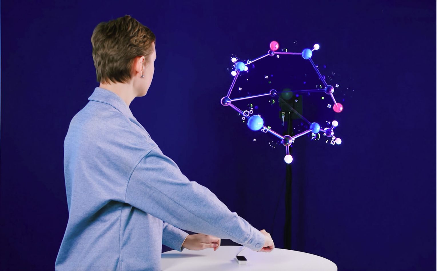 SmartV Solo: Hologram Fan Display Solution | Holographic Technology ...
