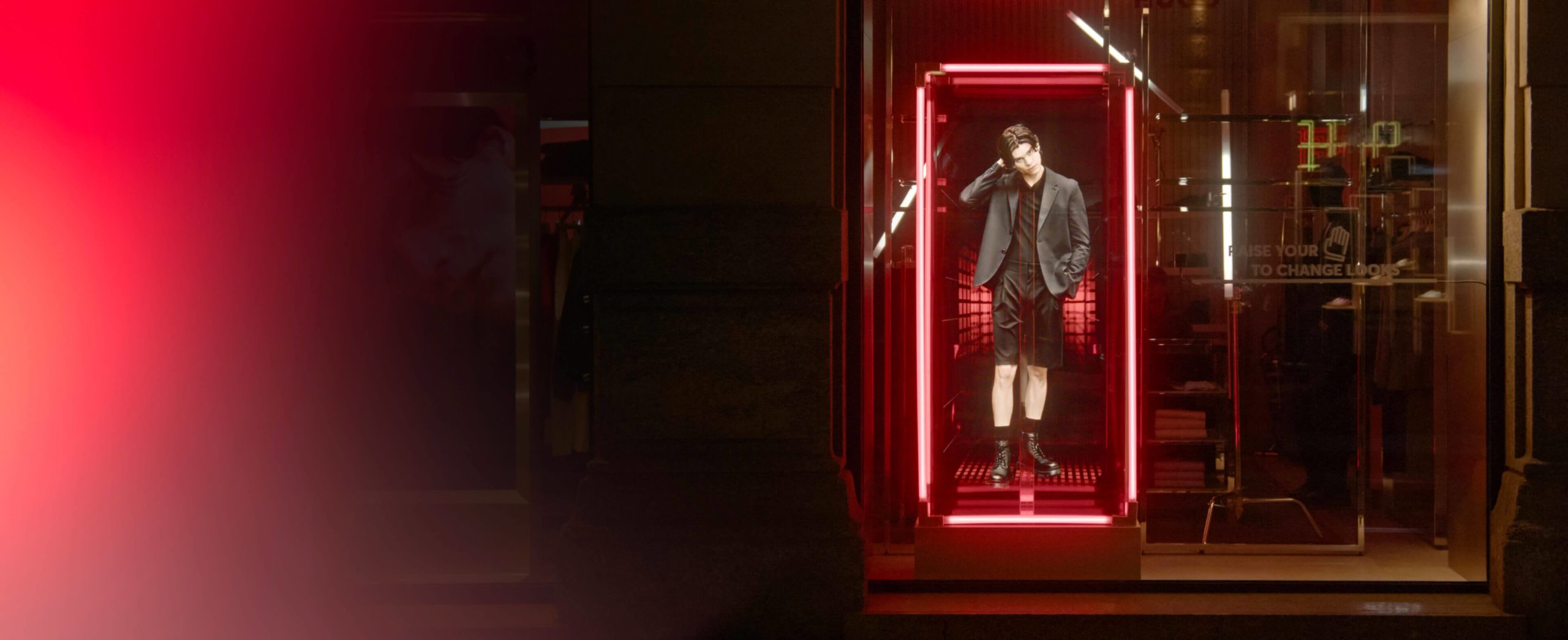 HUGO's holographic influencer for desktop