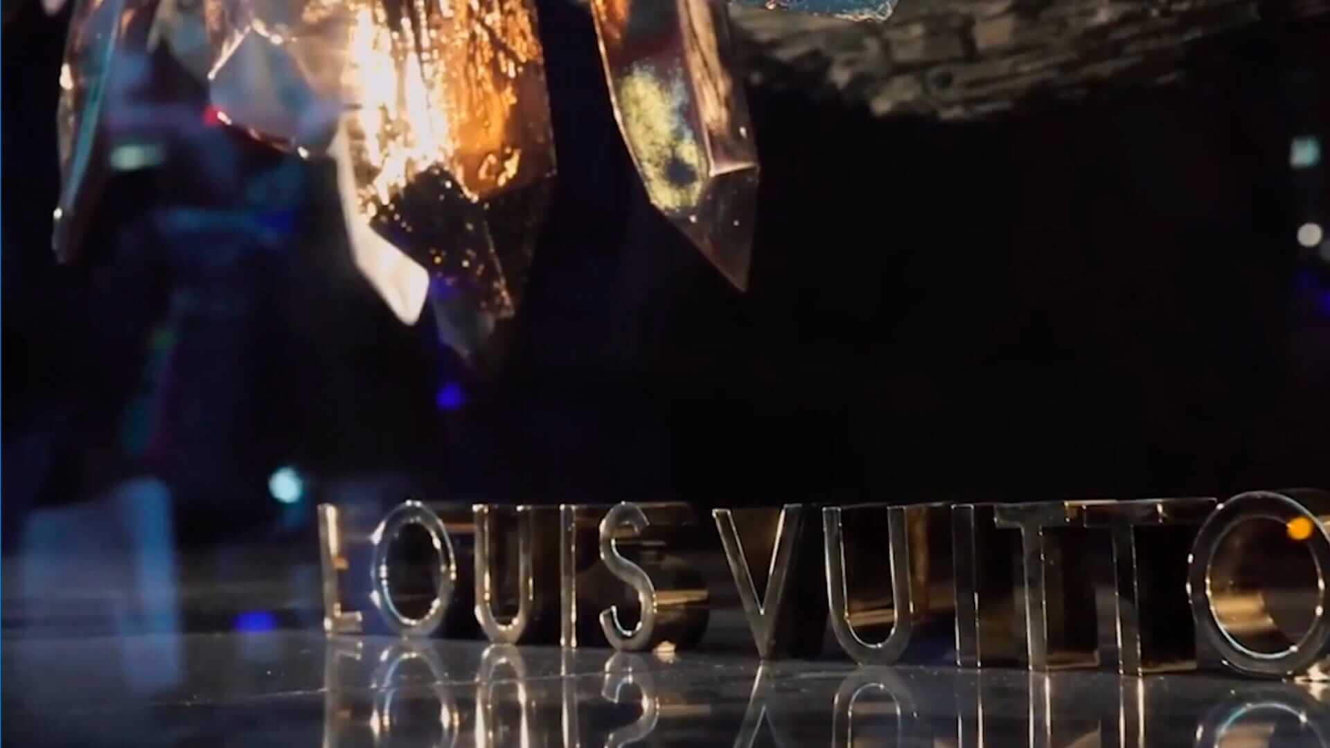 Louis Vuitton Hologram Window Display In Selfridges